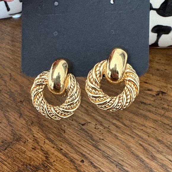 Christian Dior Vintage Gold-Tone Twisted Door Knocker Clip Earrings - Picture 1 of 6